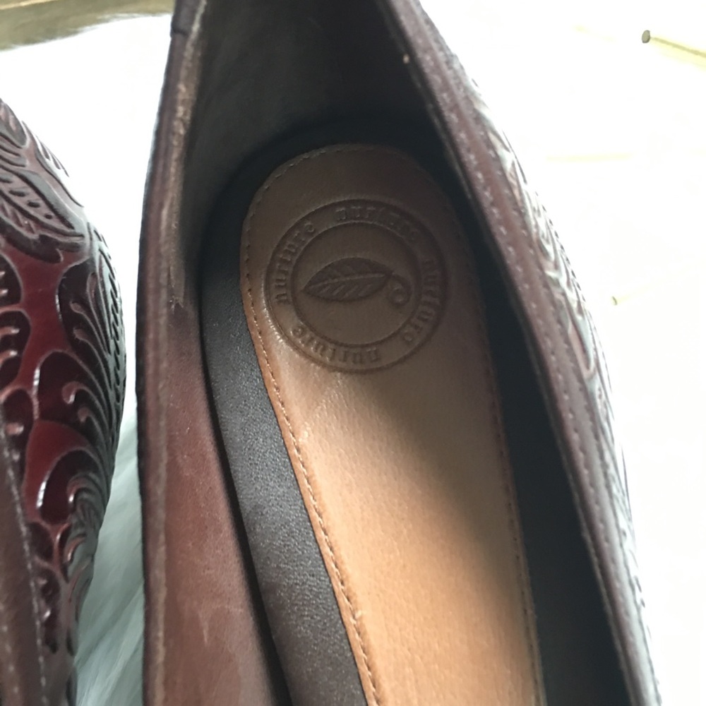 Nurture Leather Embossed Heels 👠 - Picture 6 of 8